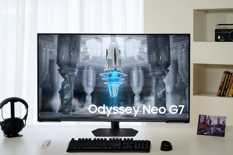 Samsung начала продажи огромного игрового монитора Odyssey Neo G7 за $1000